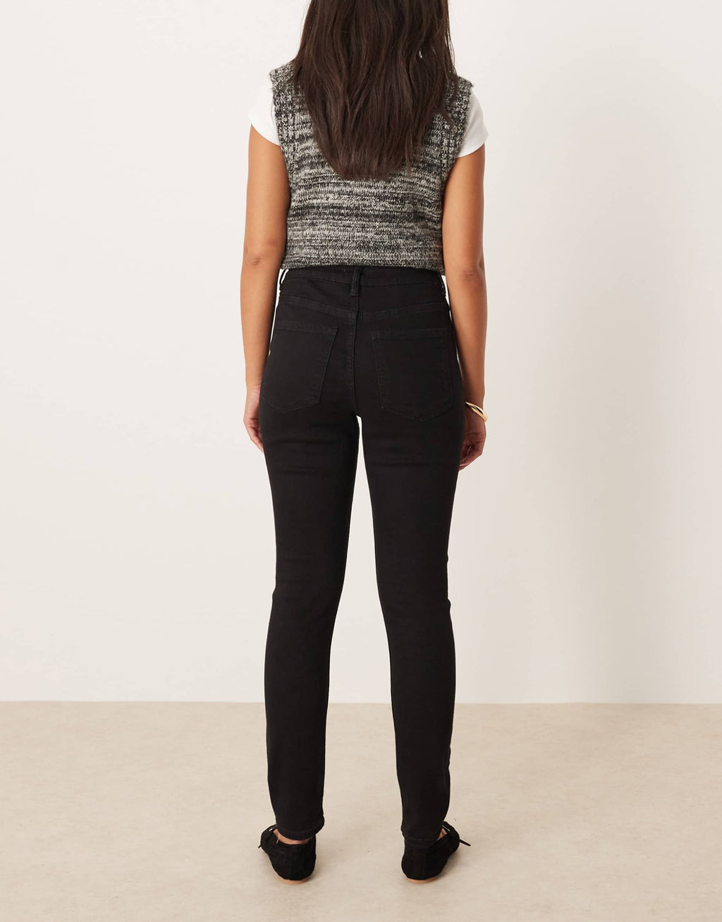 Skinny Jean in Black – Stretchable Slim Fit Denim for Men in Pakistan | DOCACCA