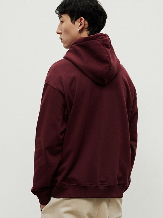 Men Maroon Printed Hooded Sweatshirt – Stylish Winter Hoodie in Pakistan