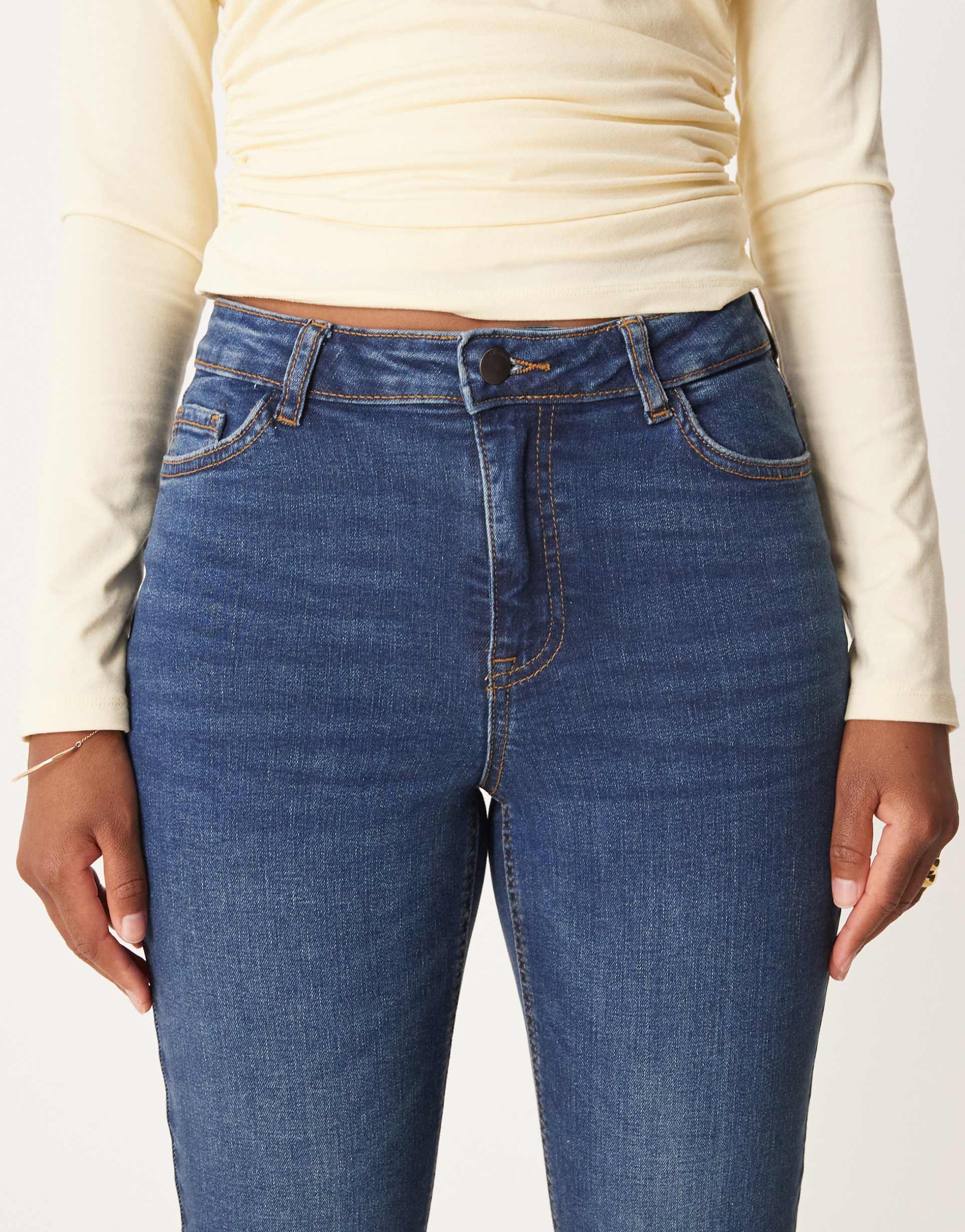 Skinny Jeans in Mid Blue Denim – Slim Fit Stretchable Jeans for Men in Pakistan | DOCACCA