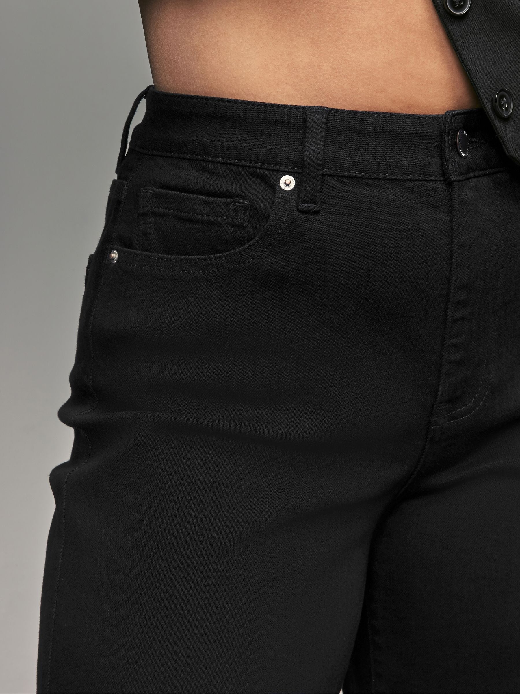 Women Black Wide Leg Hourglass Jeans – Trendy High-Waist Denim for Women in Pakistan