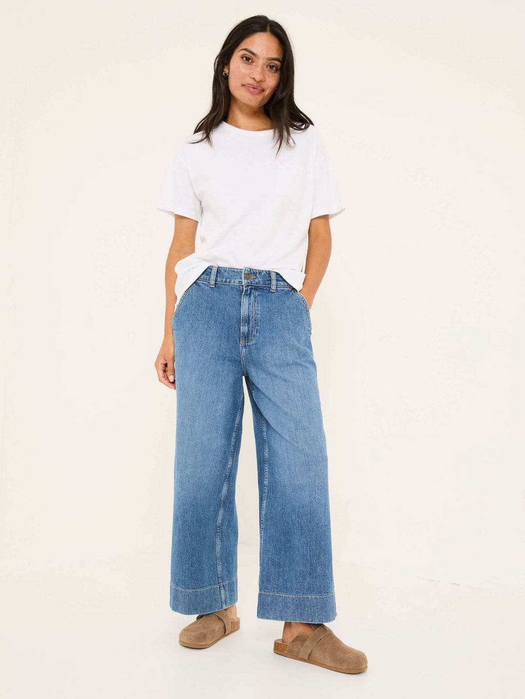 Women FatFace Hove Blue Denim Wide Leg Crop Jeans – Stylish Cropped Denim for Pakistani Women