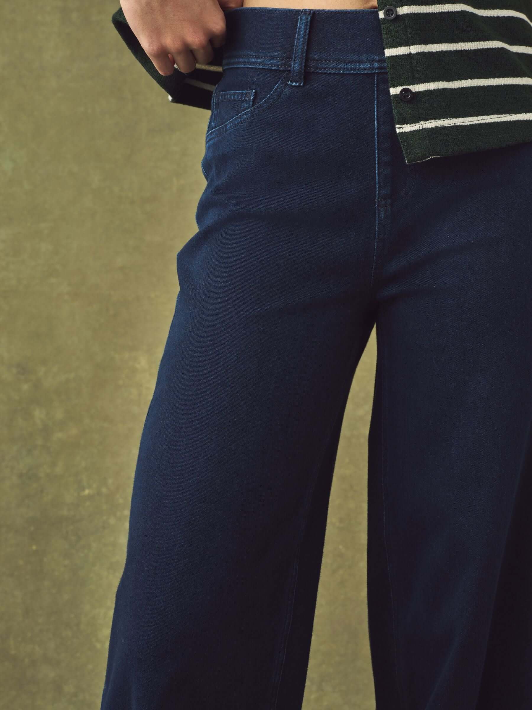 Women River Island Blue High Waisted Pocket Front Wide Leg Jeans – Stylish Denim Pants for Pakistan